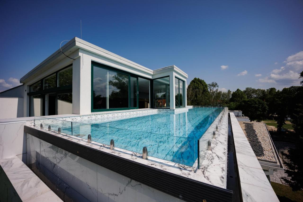 Bauhaus Wellness 102 Apartment Siofok