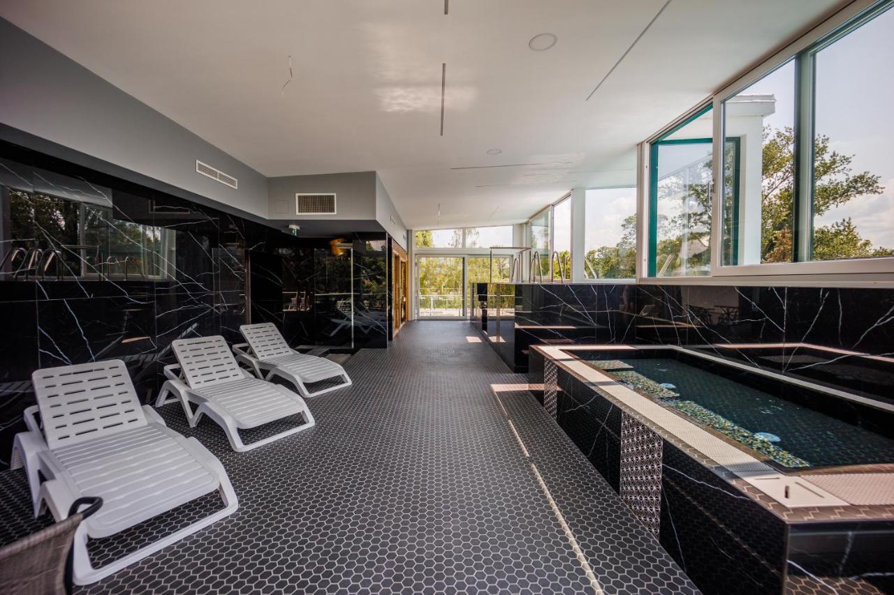 Bauhaus Wellness 102