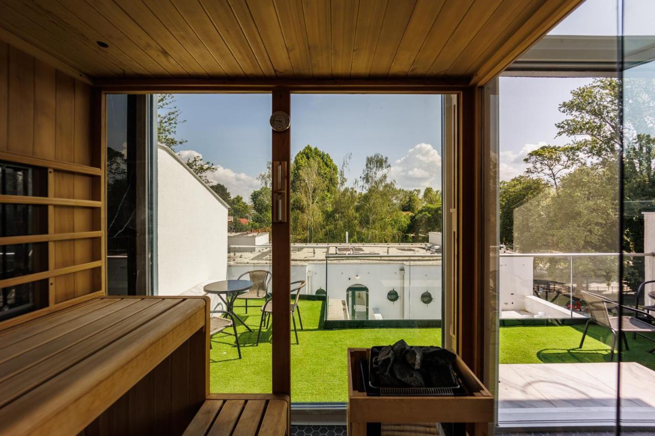 Bauhaus Wellness 102 *